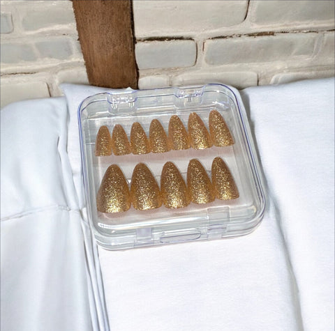 Gold Rush Oval - Press On Nails